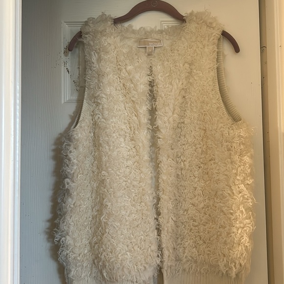 Michael Kors fuzzy vest - Picture 5 of 6